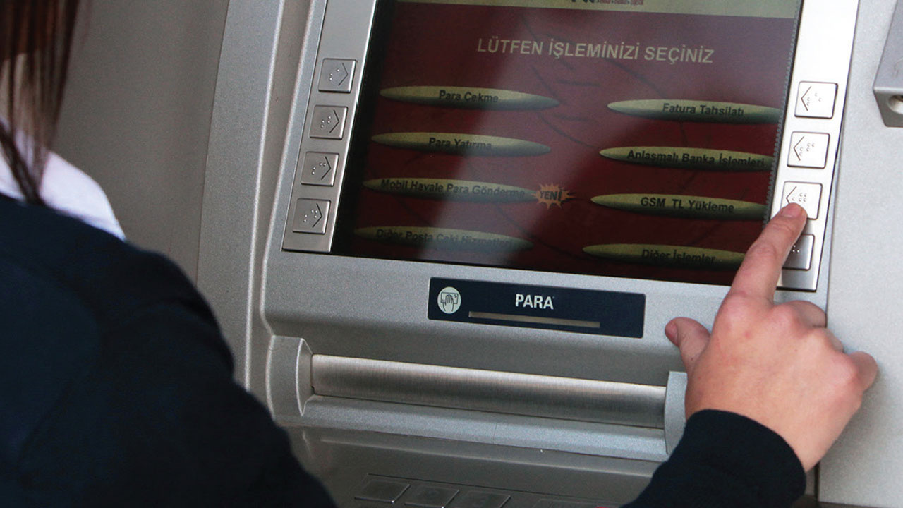 Üsküdar'da Diyanet personeline şok! Banka ödediği 15 bin 250 lirayı faiziyle geri istedi