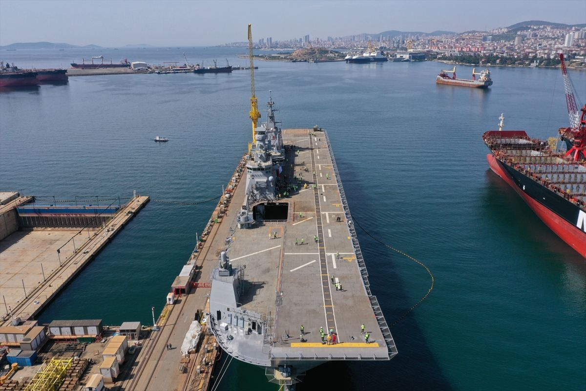 Türkiye'nin en büyük askeri gemisi TCG Anadolu görüntülendi