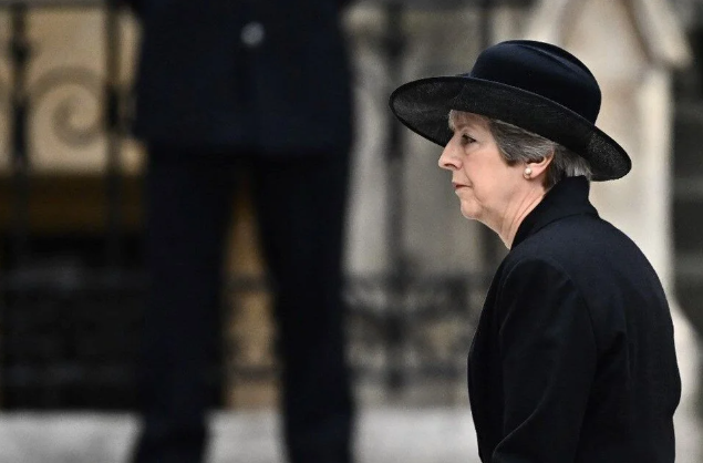 Londra'da hayat durdu! Kraliçe Elizabeth son yolculuğuna uğurlandı