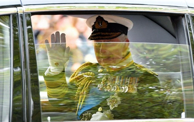 Londra'da hayat durdu! Kraliçe Elizabeth son yolculuğuna uğurlandı