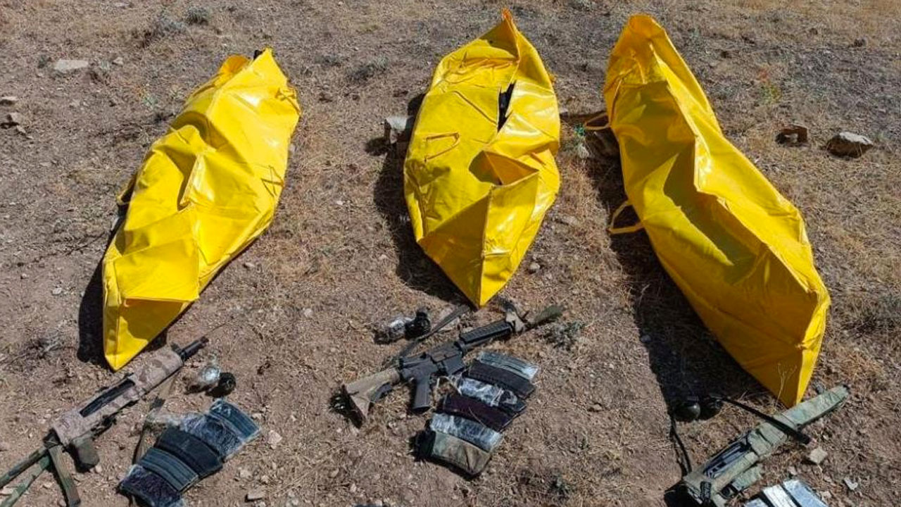 Bakan Soylu, Diyarbakır’da etkisiz hale getirilen teröristlerin “sarı torbalı” fotoğrafını paylaştı
