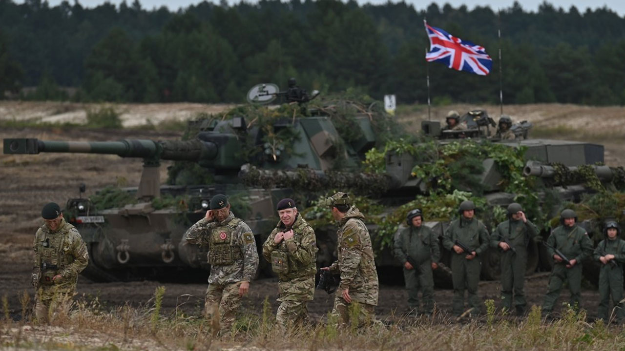 ABD ve İngiltere silahlı kuvvetlerinin de katıldığı askeri tatbikat başladı