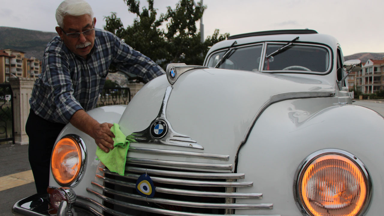 70 yıllık otomobili görenler hayran kalıyor almak için yapılan son teklifi duyanlar inanamadı