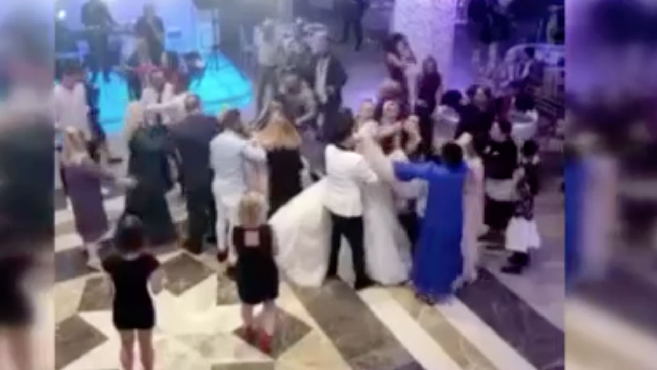 Gelin halayı bırakıp tekme tokat daldı damat perişan İstanbul'da düğünde istek şarkı kavgası