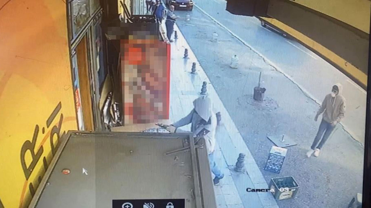 Beyoğlu'nda kız meselesi silahlı çatışmaya dönüştü o anlar güvenlik kamerasında