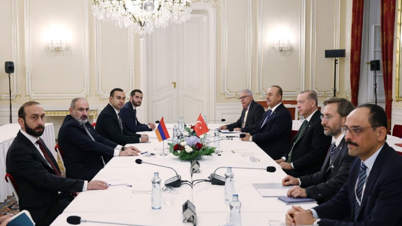 Prag'da tarihi görüşme! Cumhurbaşkanı Erdoğan, Paşinyan ile buluştu
