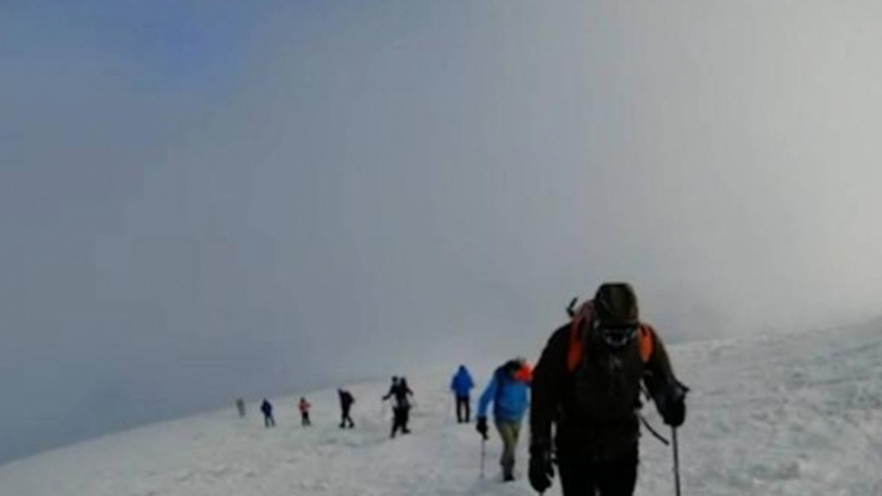 Avusturyalı dağcı Pakistan'da zirve tırmanışında hayatını kaybetti