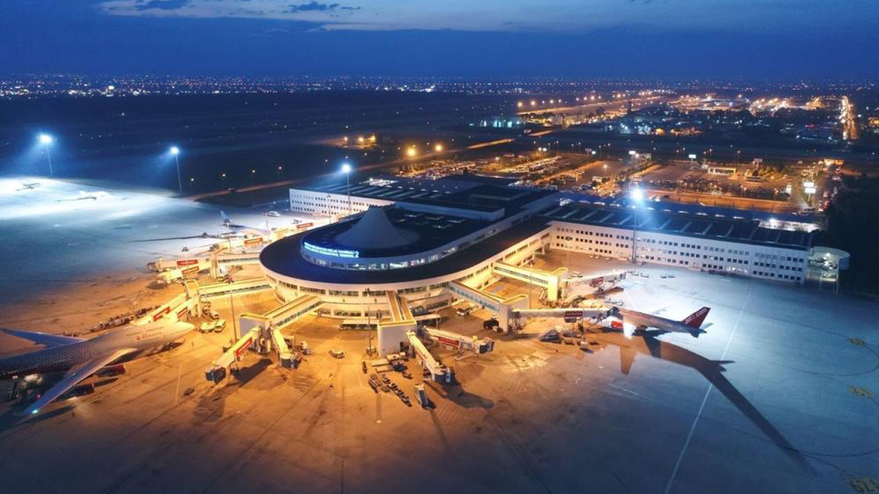 Dünyanın en iyisi seçilen İstanbul Havalimanı'ndan yeni rekor! Yüzde 51 artış gerçekleşti