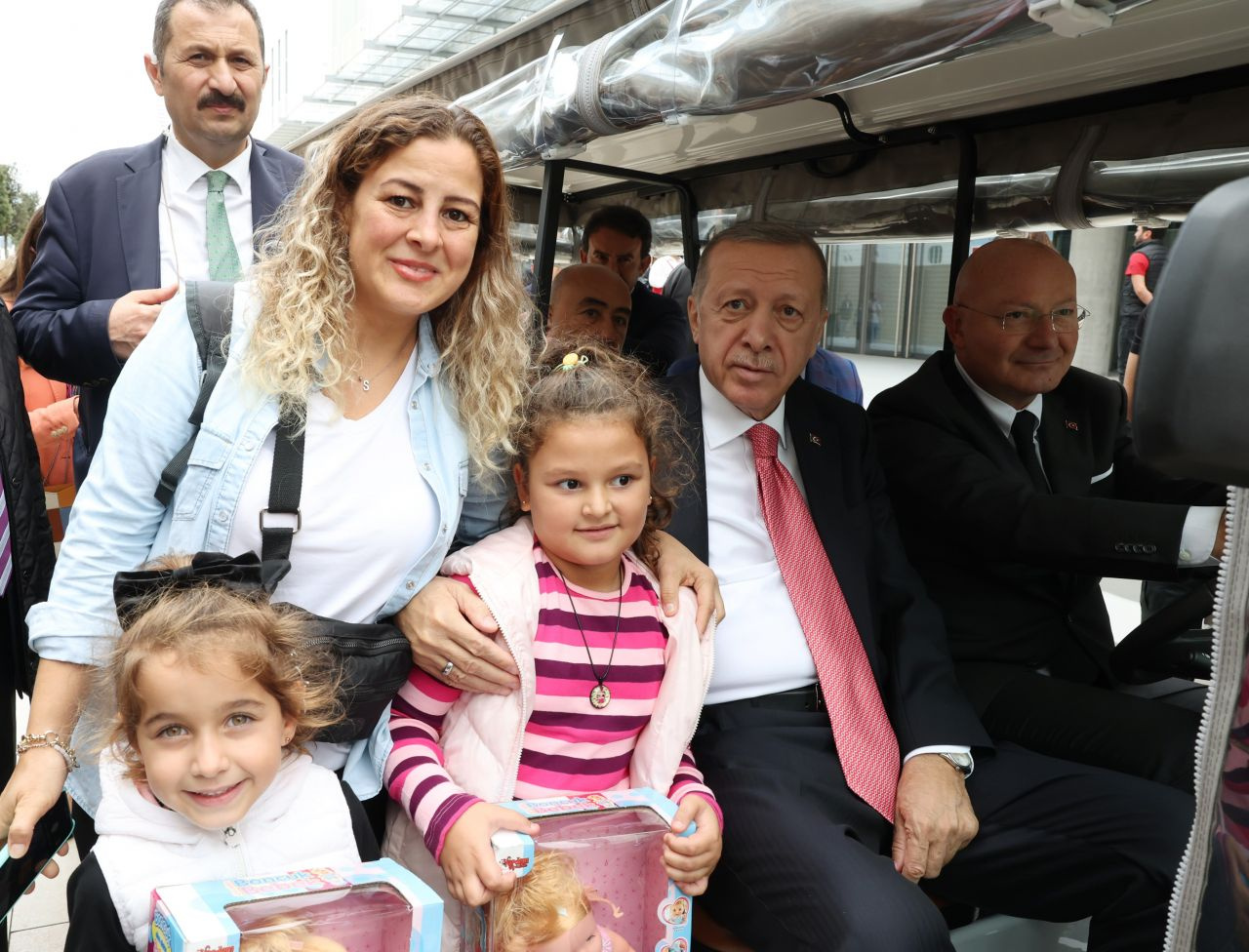 Cumhurbaşkanı Erdoğan, Galataport İstanbul'u inceledi vatandaşlardan sevgi seli!
