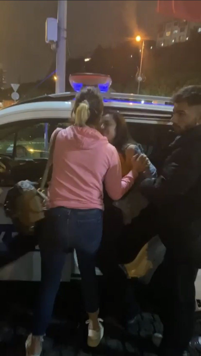 Polise tekme atıp küfürler savurdu! Kağıthane'de kadın sürücü ortalığı karıştırdı