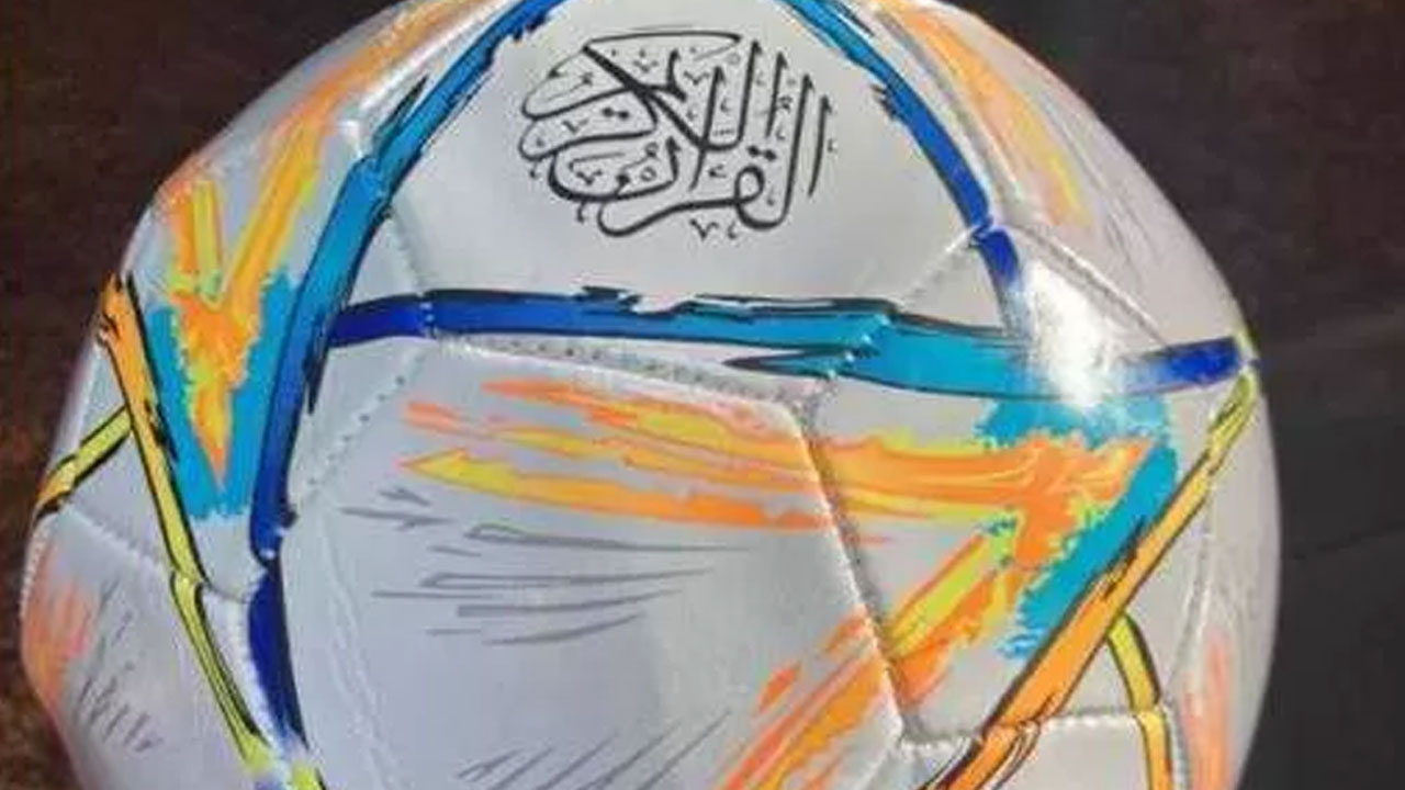 'Kuran-ı Kerim' yazılı futbol topları büyük tepki çekti!