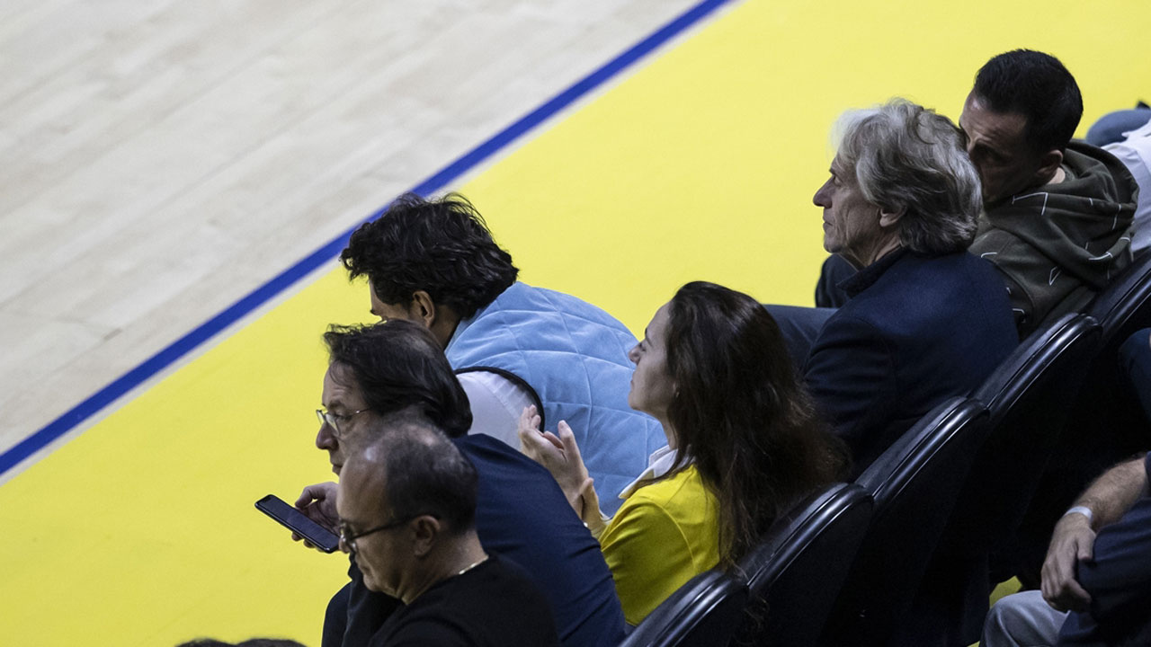 Fenerbahçe Beko Maccabi'yi rahat geçti Jorge Jesus sürprizi