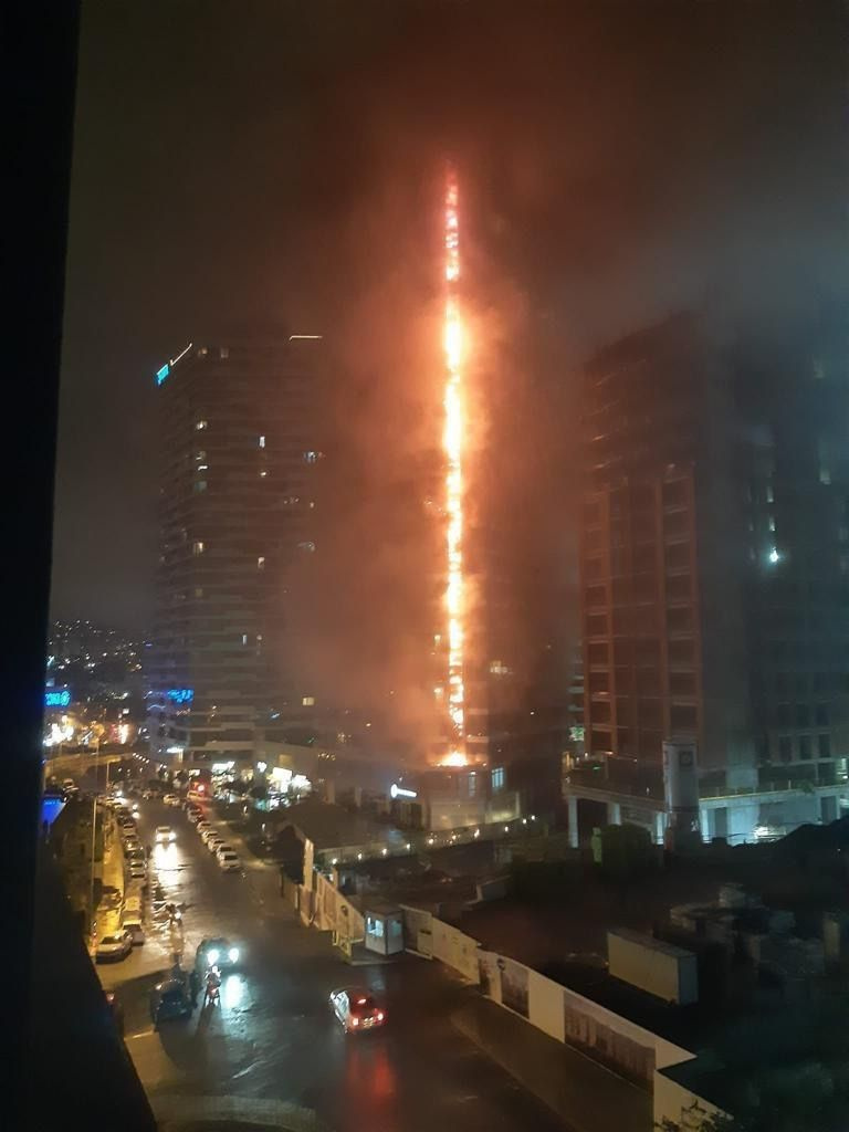Kadıköy'de 24 katlı  rezidans baştan sona yandı! Sebebi bakın ne çıktı