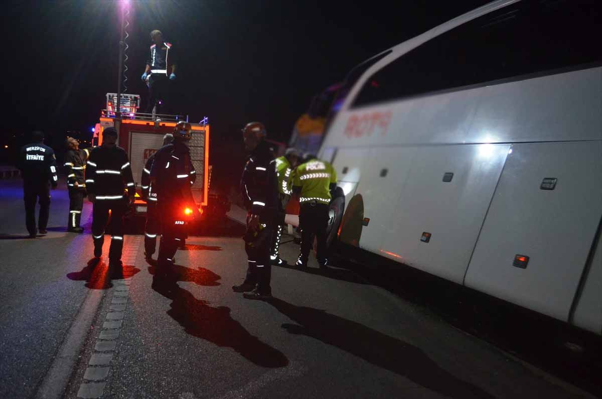 Amasya'da yolcu otobüsü ile TIR çarpıştı! Ölenler ve çok sayıda yaralı var