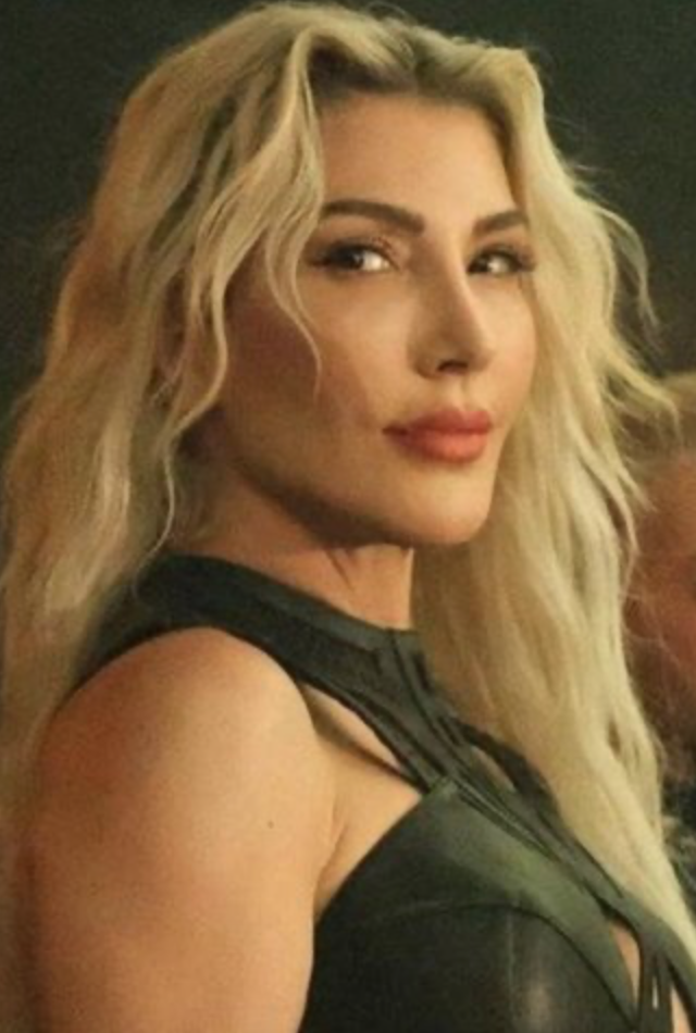 Hande Yener yeni şarkısıyla ilgili ''Sır vermiyoruz hırsız çok'' dedi gönderme yaptı