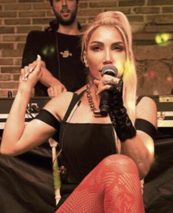 Hande Yener yeni şarkısıyla ilgili ''Sır vermiyoruz hırsız çok'' dedi gönderme yaptı