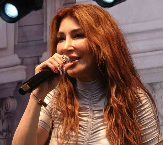 Hande Yener yeni şarkısıyla ilgili ''Sır vermiyoruz hırsız çok'' dedi gönderme yaptı