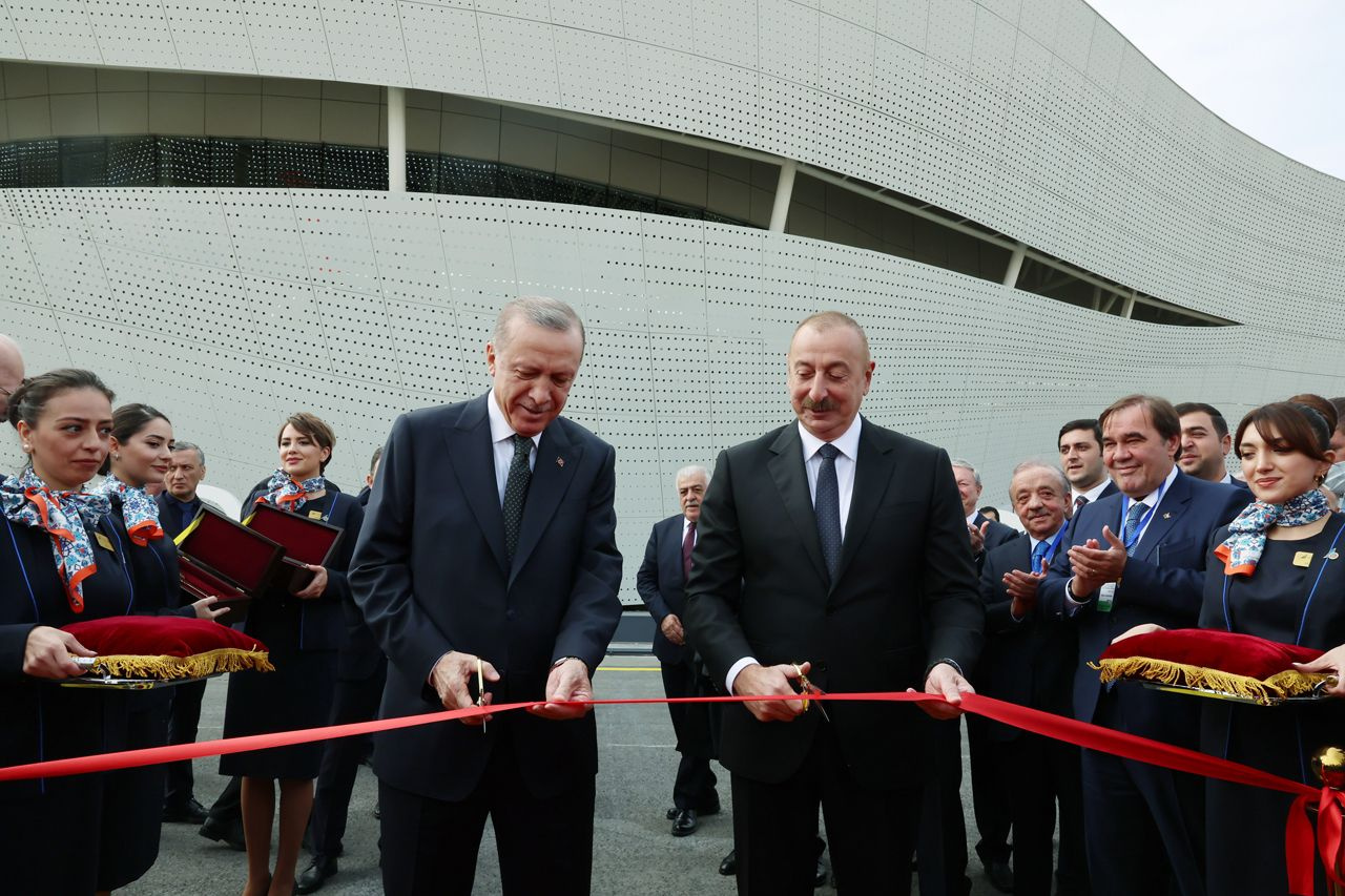 Erdoğan Azerbaycan'da! Aliyev'den halter şov! Halil Mutlu gözlerine inanamadı