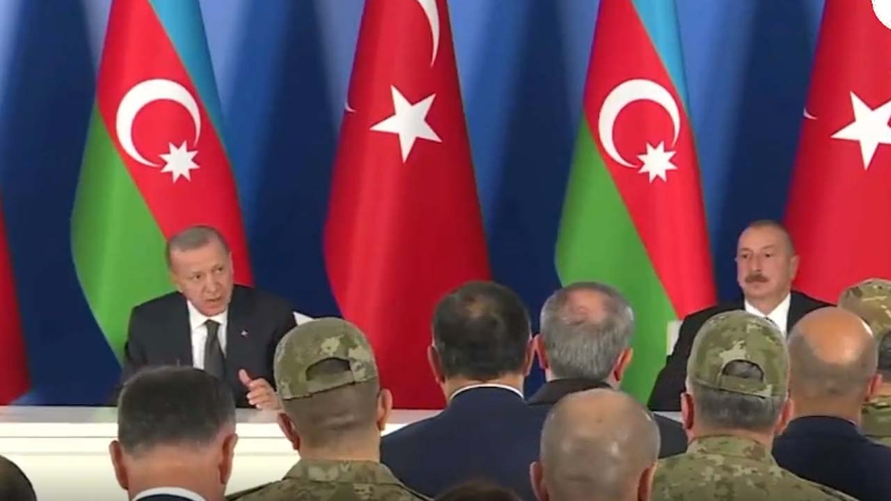 Erdoğan: Azerbaycan'da yerle yeksan olmuş bölgeler yeniden ayağa kalkıyor