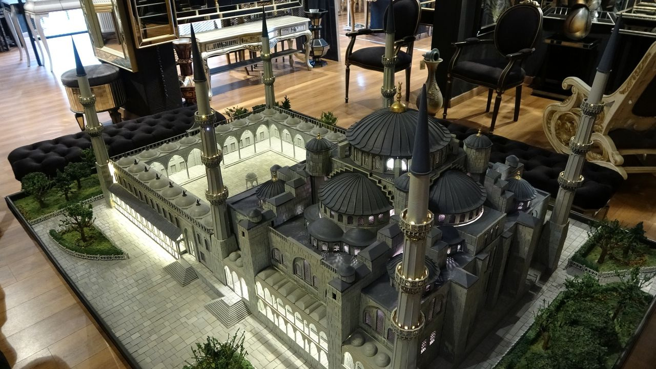 7 bin parça ile yaptılar 3 buçuk ay sürdü Sultanahmet Camisi'nin maketi büyüledi