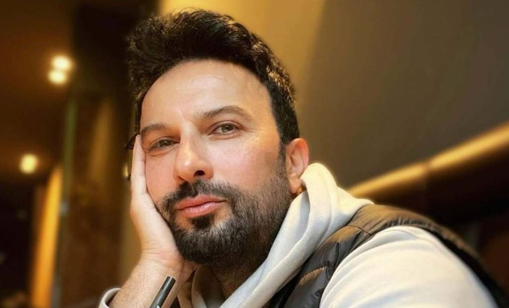 Tarkan'ın yeni tarzı görenleri hayrete düşürdü! Öyle bir isme benzetildi ki...