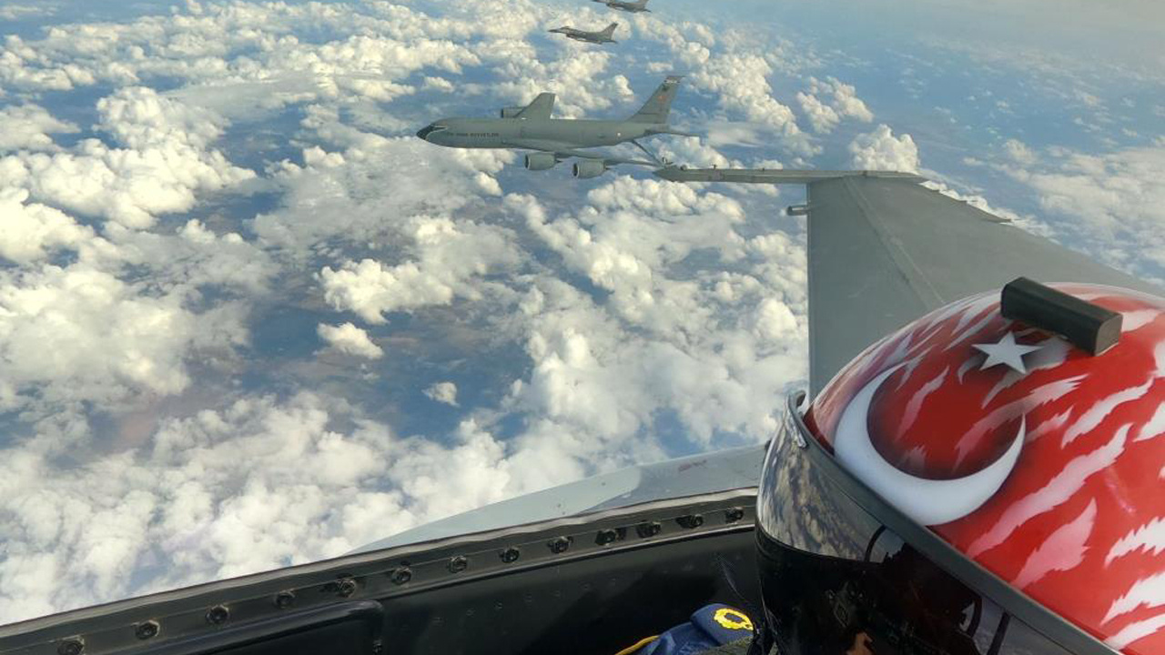 NATO tatbikat karelerini paylaştı! Gururlandıran fotoğraf! Türk pilot...