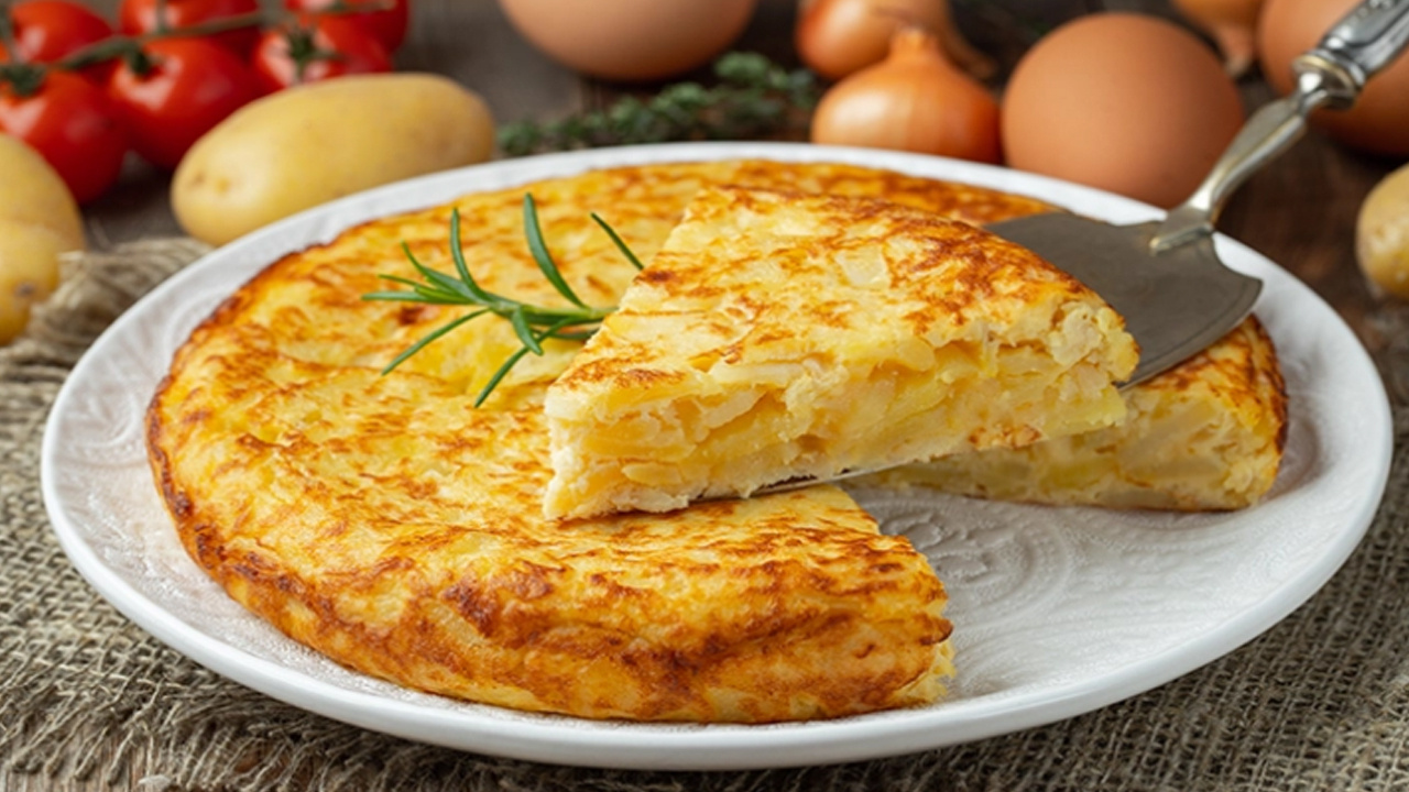 İspanyol omleti tarifi lezzeti ağızda dağılıyor!