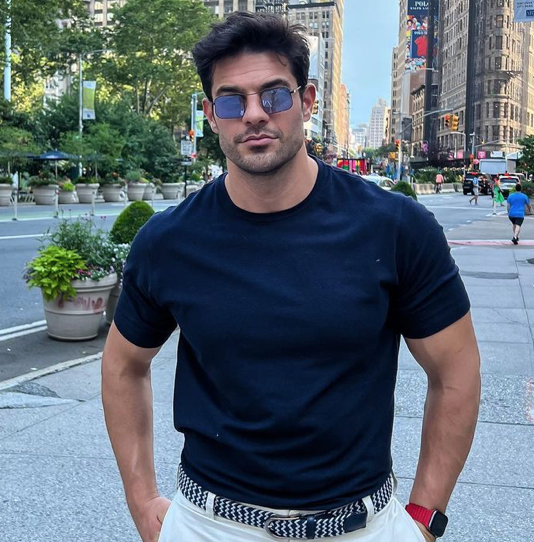 Mehmet Dinçerler Hadise'yi çabuk unuttu! Şarkıcıyla sarmaş dolaş yakalandı
