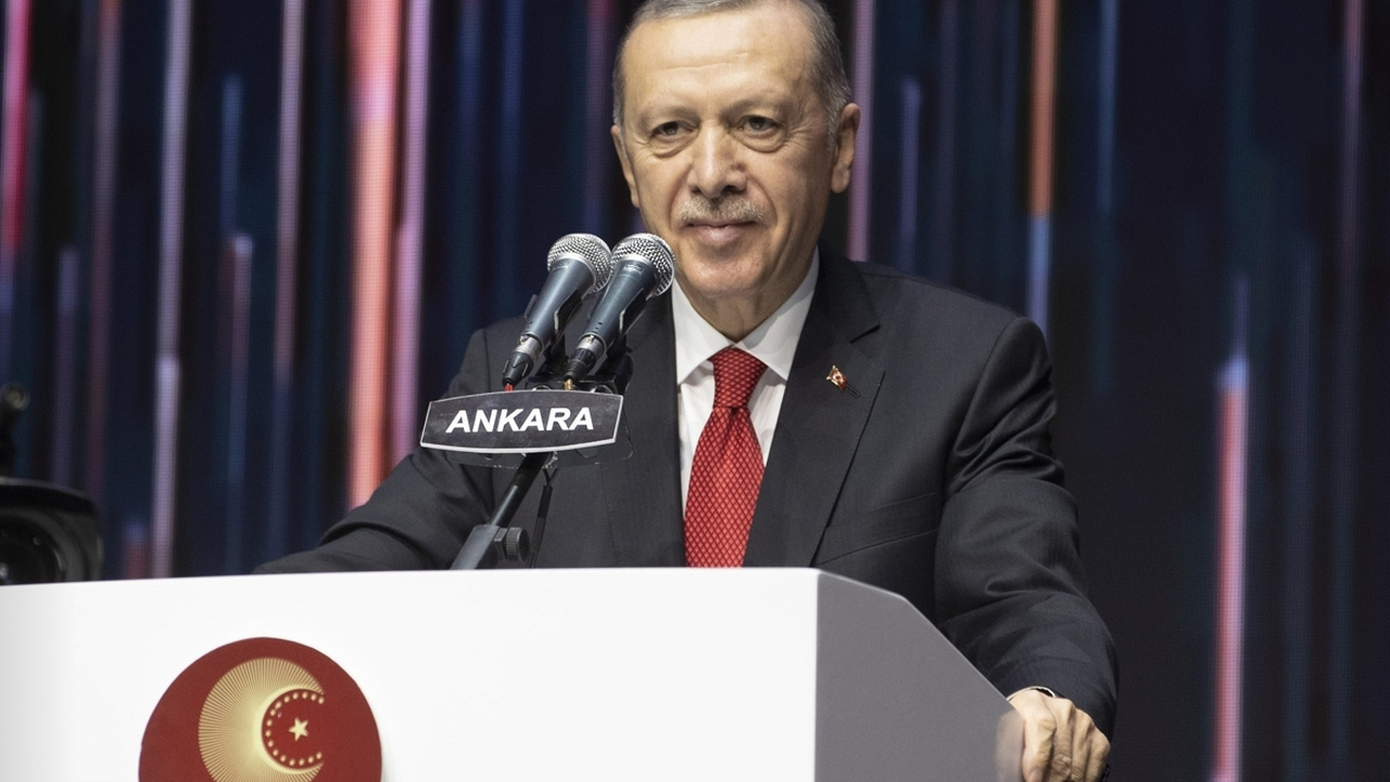 Cumhurbaşkanı Erdoğan'dan Anayasa açıklaması: "Türkiye Yüzyılı vizyonumuzun ilk hedeflerinden biridir"