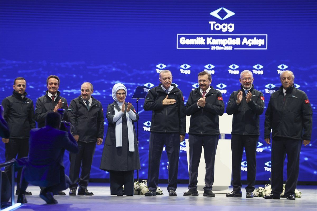 Togg, Cumhurbaşkanı Erdoğan tarafından banttan indirildi