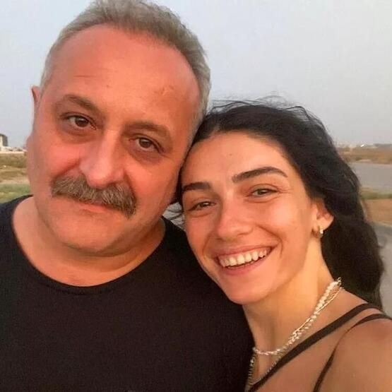 Melike Şahin'in sevgilisiyle 5. yıl pozu olay oldu sosyal medya yıkıldı! 'İkinci Hazar Ergüçlü vakası'