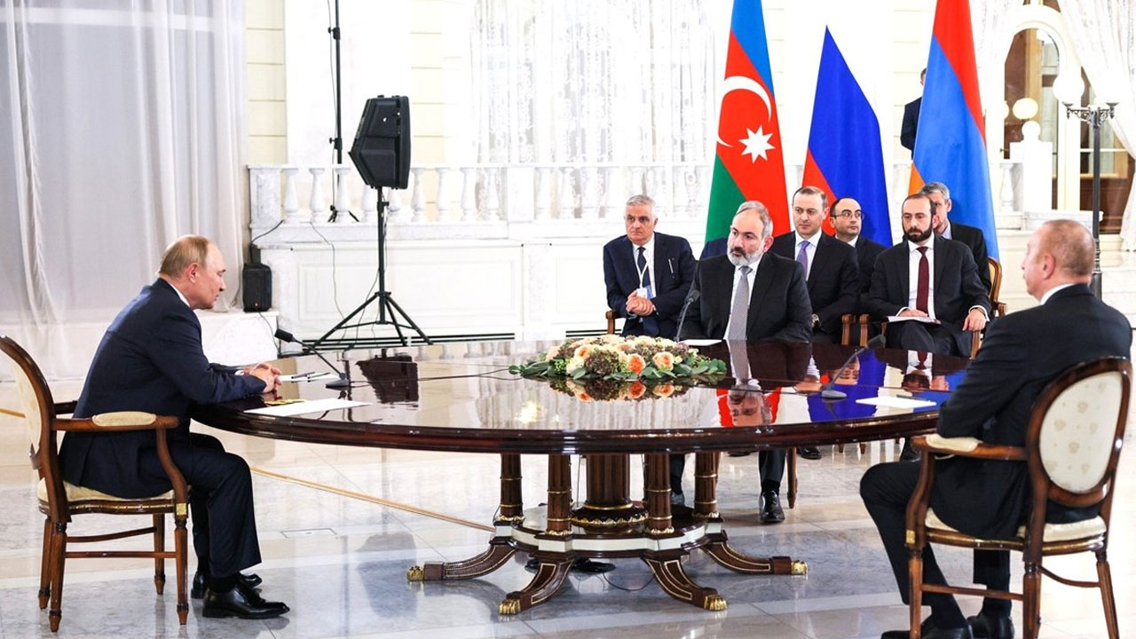 Putin, Aliyev ve Paşinyan Soçi'de bir araya geldi! Anlaşma sağlandı