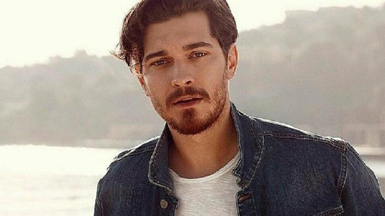 Çağatay Ulusoy jigolo oluyor! Yeni projesinde...