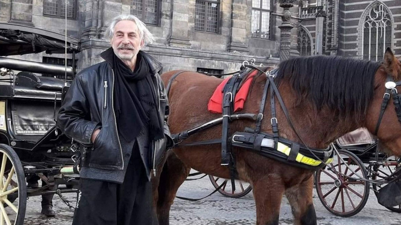 Ünlü oyuncu Rıza Akın, beyin kanaması geçirdi