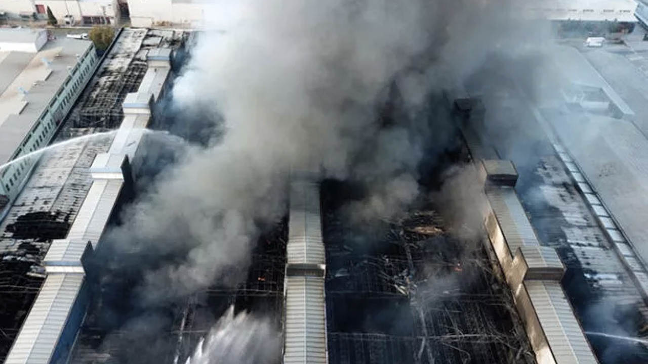 Bursa’da, tekstil fabrikasındaki yangın, 42 saat sonra söndürüldü