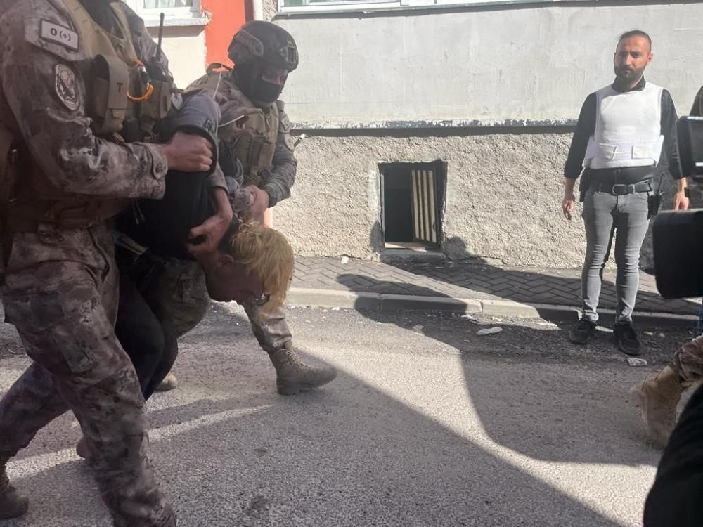 Eskişehir'de polise ateş edip kaçtı: Özel harekat nefes kesen operasyonla kıskıvrak yakaladı!