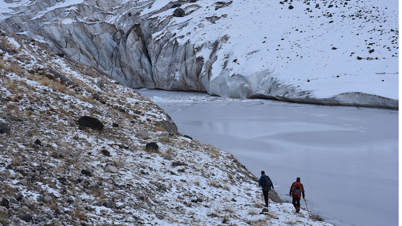 Hakkari'de ürküten görüntüler 2014'te böyle çatlak yoktu