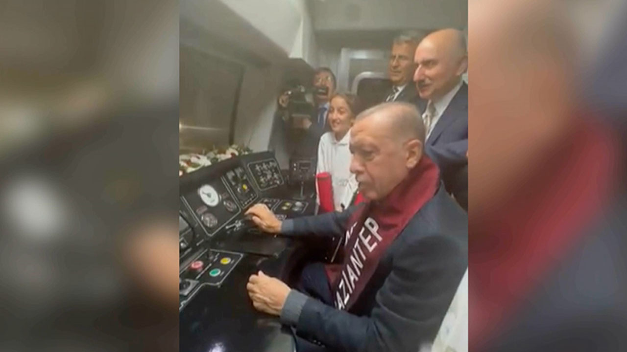 Cumhurbaşkanı Erdoğan'ın, Gaziray'ı kullandı: "Beraber yürüdük biz bu yollarda" şarkısını söyledi