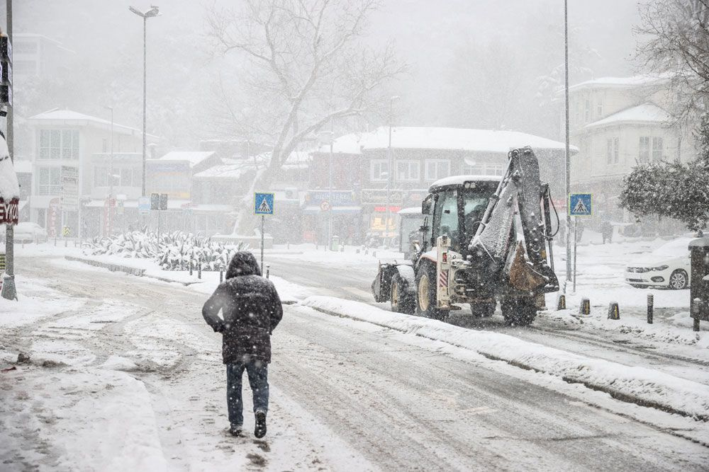 İstanbul'a yoğun kar geliyor! Çok fena olacak uzmanı tarihi söyledi buz gibi havaya hazır olun