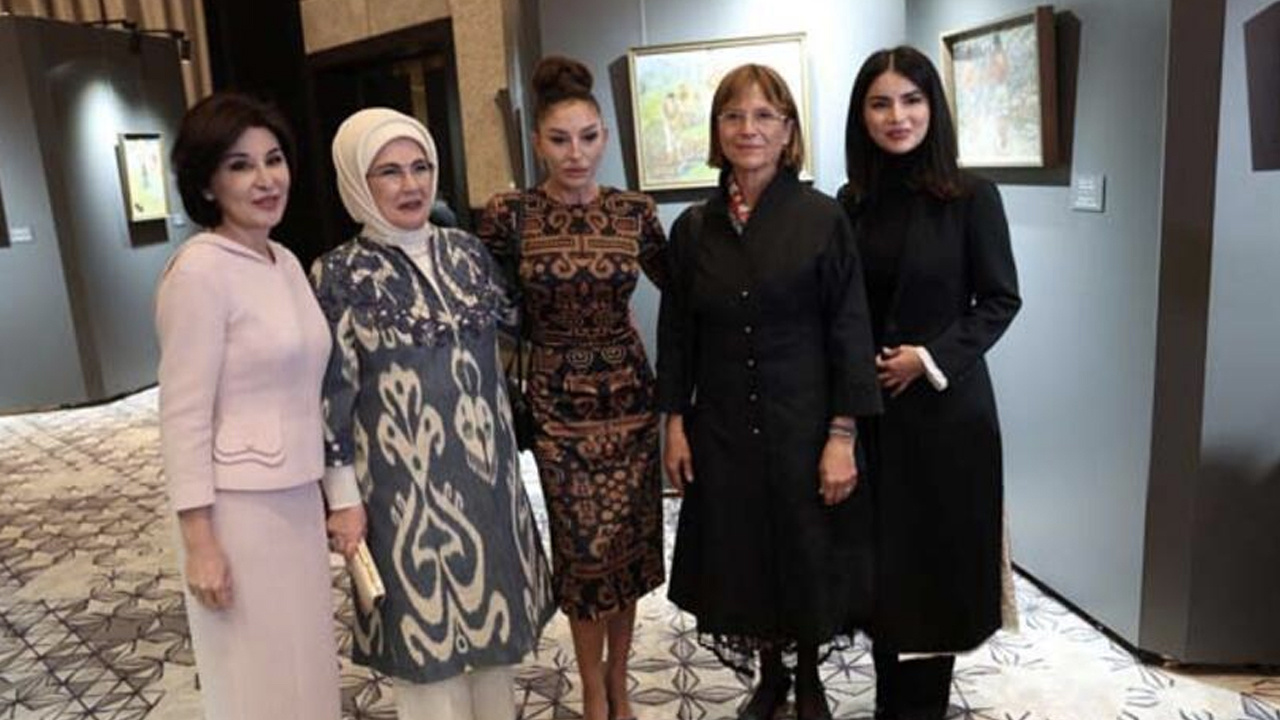 Emine Erdoğan, Semerkant’ta Özbekistan’ın Renkleri Sergisi’ni ziyaret etti