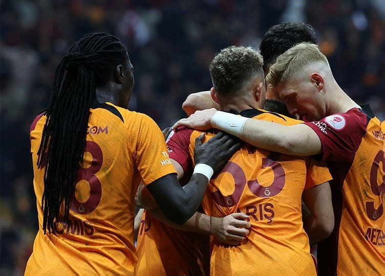 Galatasaray'da neşter vuruldu: Büyük umutlarla gelmişti, iki isimle yollar ayrılıyor!