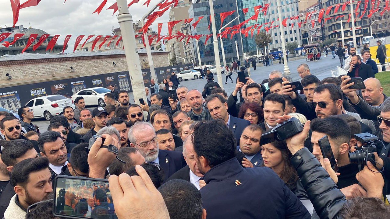 Polis, İstiklal Caddesi'ni toplu girişlere kapattı! Ümit Özdağ polislerle tartıştı