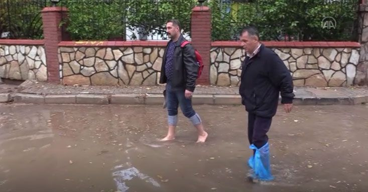 İzmir'de şaşkına çeviren görüntüler! 79 gün sonra yağdı böyle oldu