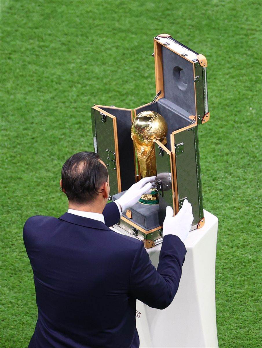 Katar'da 2022 FIFA Dünya Kupası heyecanı başladı! Görkemli açılıştan renkli görüntüler
