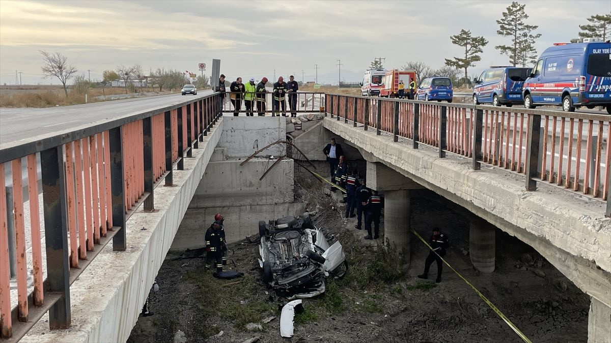 Konya'da akılalmaz olay! Kaza 7 saat sonra fark edildi: Kanala düşen otomobilde 3 kişi öldü