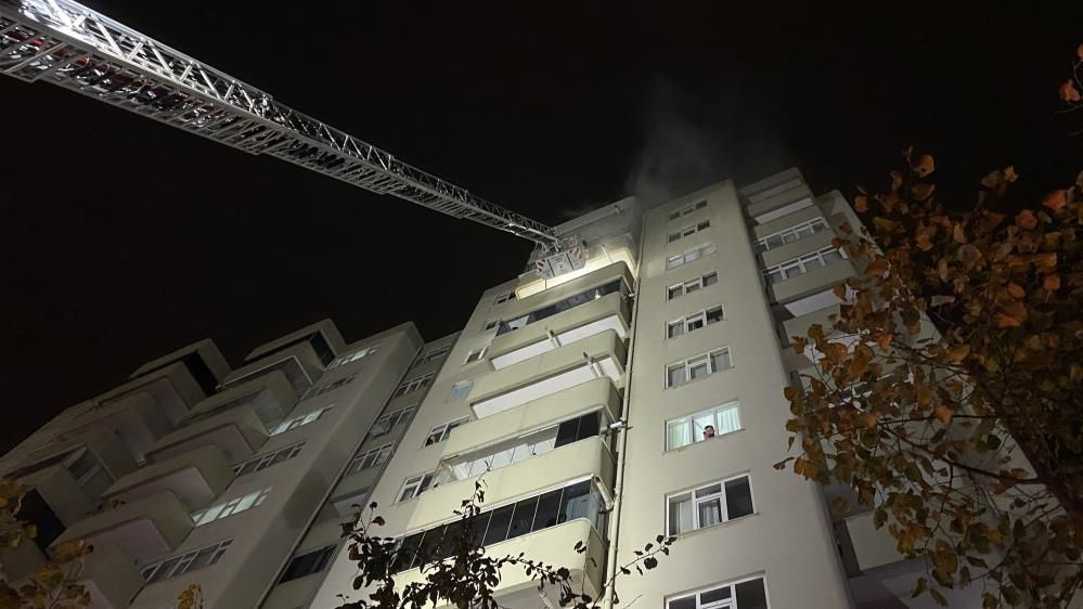 Kocaeli'de 12 katlı binada yangın paniği!