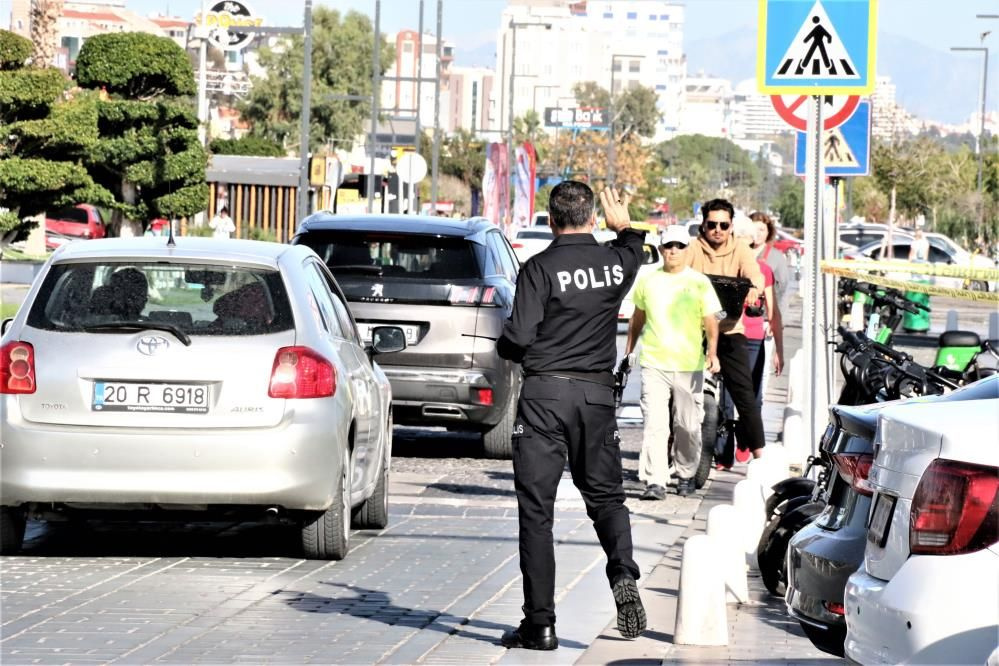 Antalya'da hareketli dakikalar: Turistin çantası ekipleri alarma geçirdi!