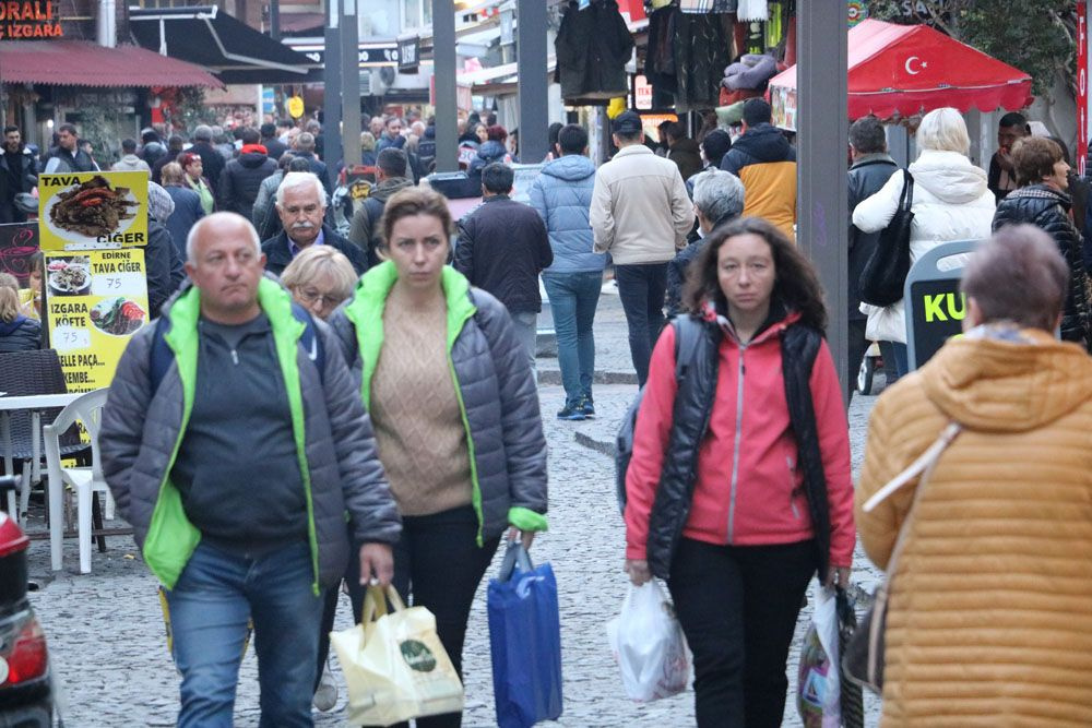 Kış hazırlığı için Edirne'ye akın ettiler! Poşet poşet alıp götürdüler