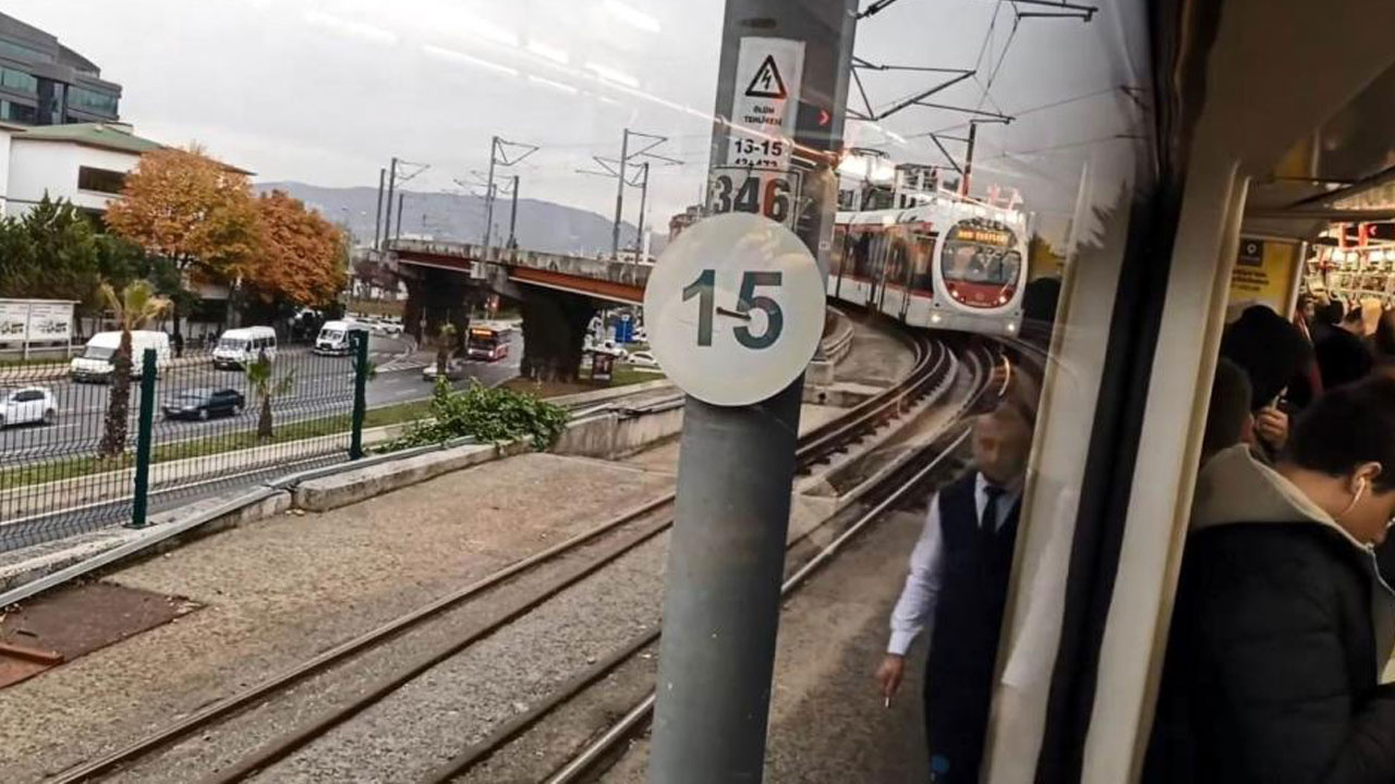 Samsun’da tramvay yokuşu çıkamadı: Yolcuları korkutan anlar!
