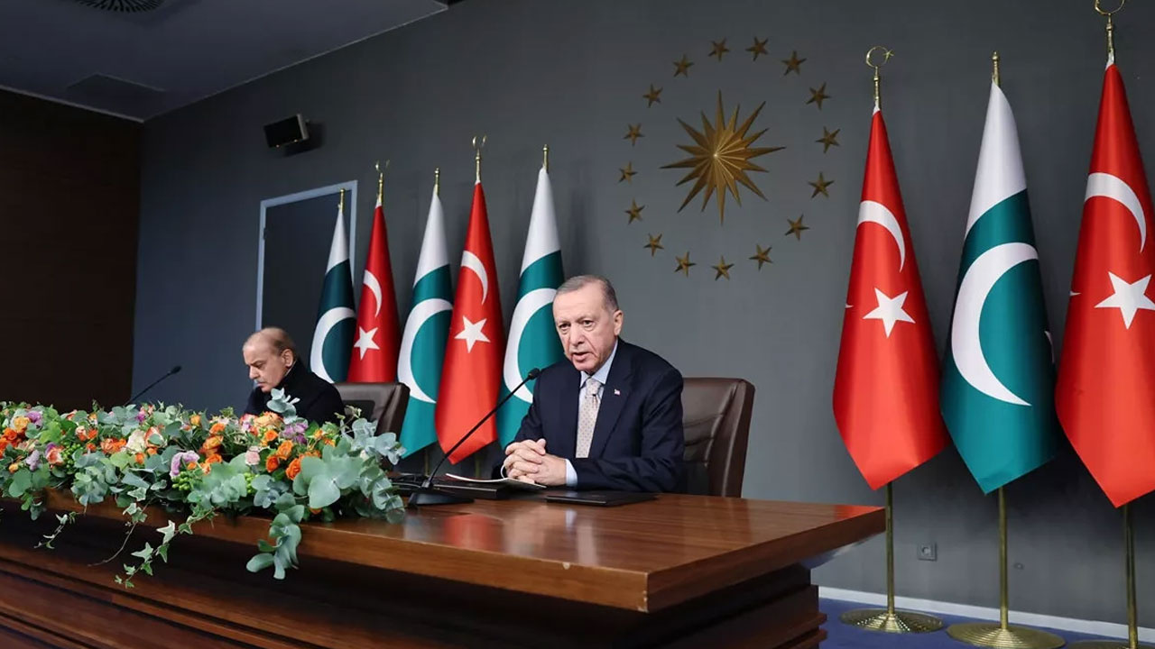 Cumhurbaşkanı Erdoğan: Pakistan'ın terörizmle mücadelesini destekliyoruz.